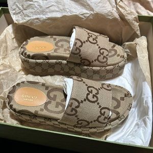 Gucci slides size37 excellent condition